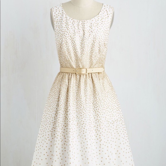 Modcloth Dresses & Skirts - ModCloth Spellbinding Ability dress in gold